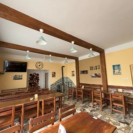 Konukevi Restaurace A U Jezirka *
