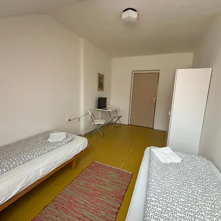 Konukevi Restaurace A U Jezirka Hrimezdice