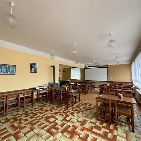 Restaurace A U Jezirka Gæstehus