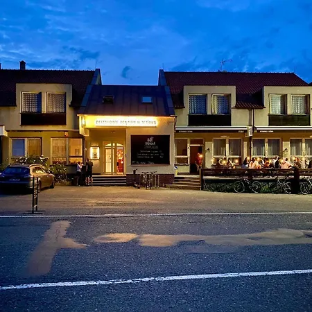 Restaurace A U Jezirka Gæstehus