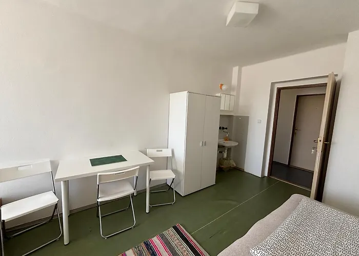 Restaurace A U Jezirka *