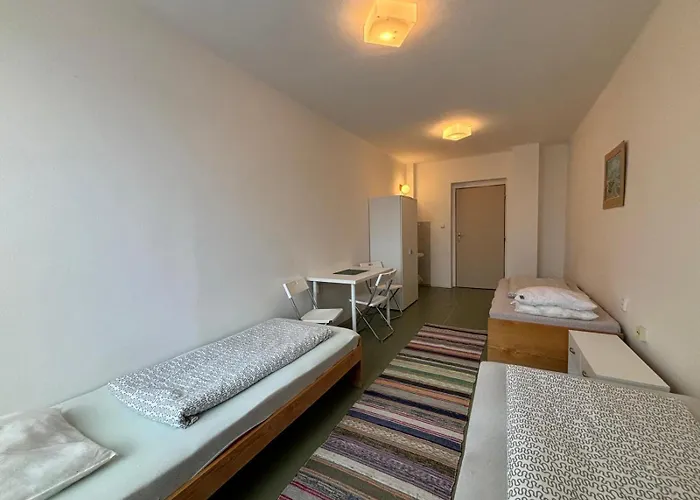 Restaurace A U Jezirka * Hrimezdice